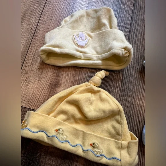 Lot of 4 Baby Hats Infant One Size Yellow Blue - Picture 2 of 5